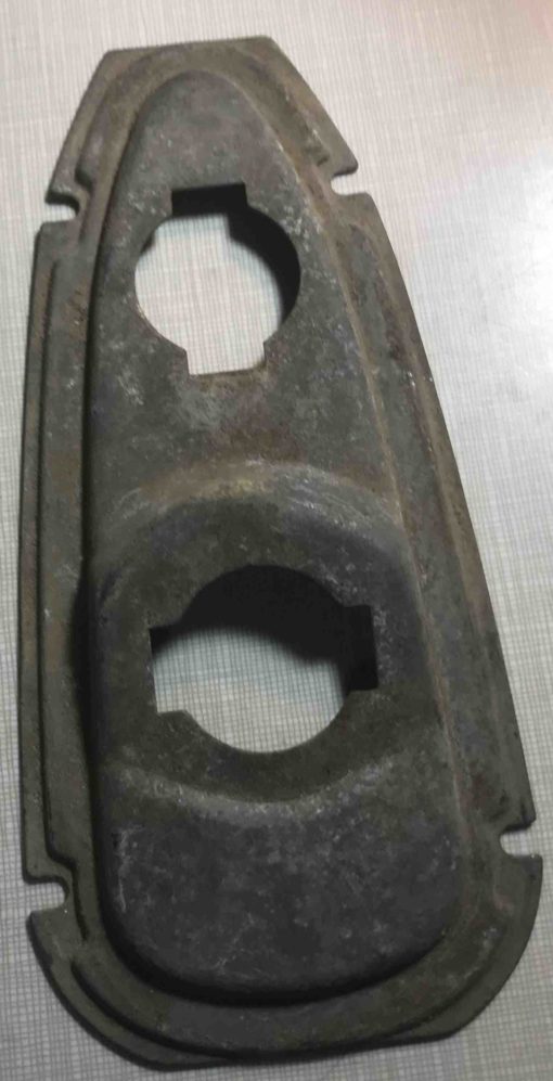 Hudson taillight base plate. No stamped #