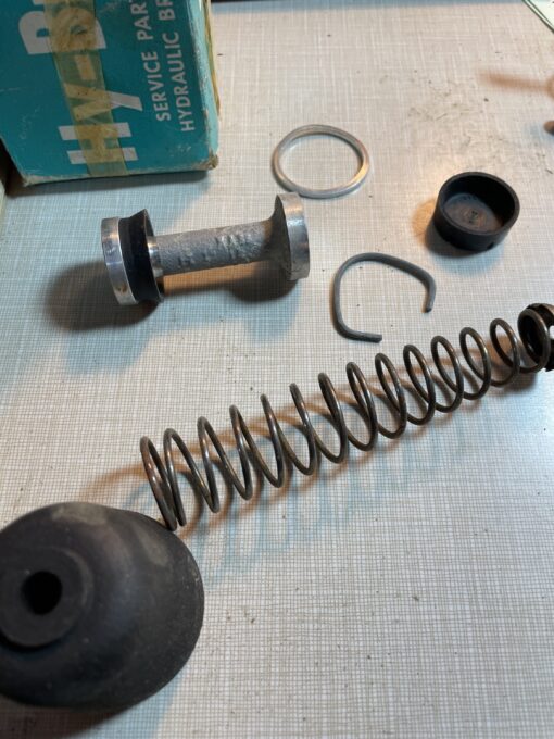 Master cylinder kit - Image 2