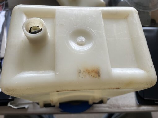 Mercury windshield fluid reservoir tank - Image 3